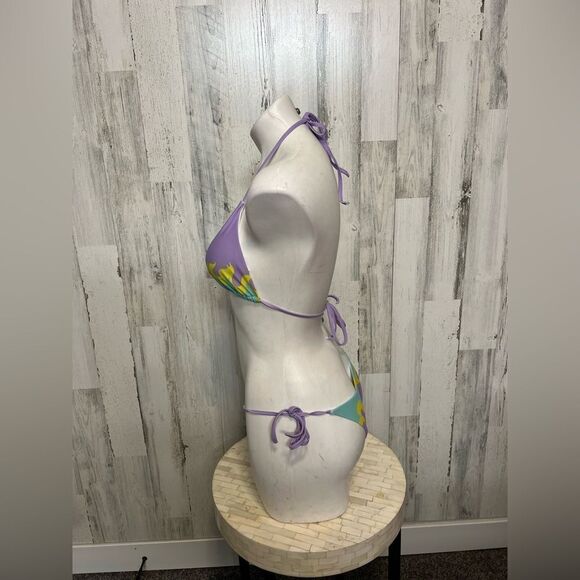 Bikini  - Picture 5 of 7